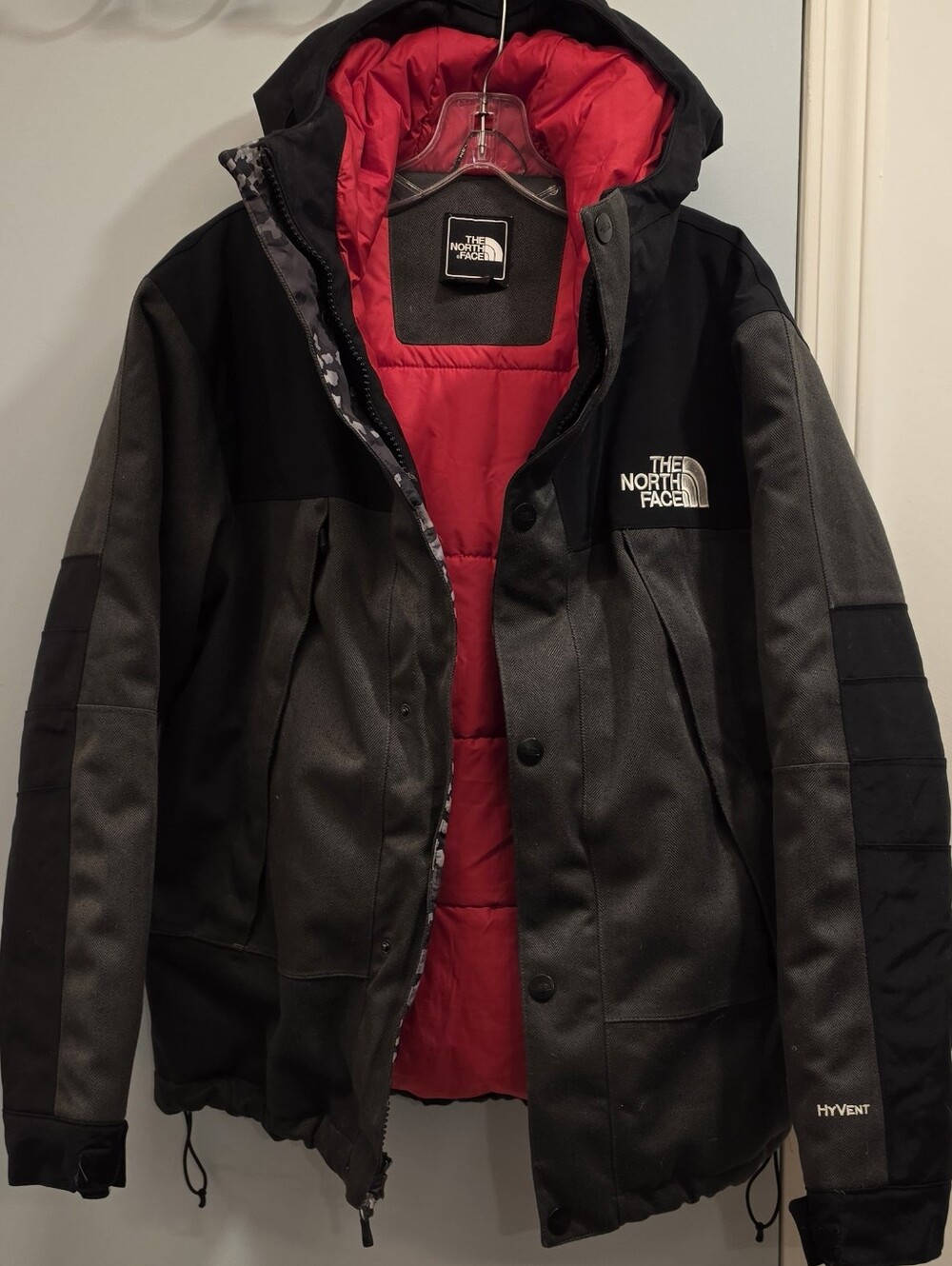 The North Face Influx Insulated Jacket Mens Small S Gray Black HyVent Hooded